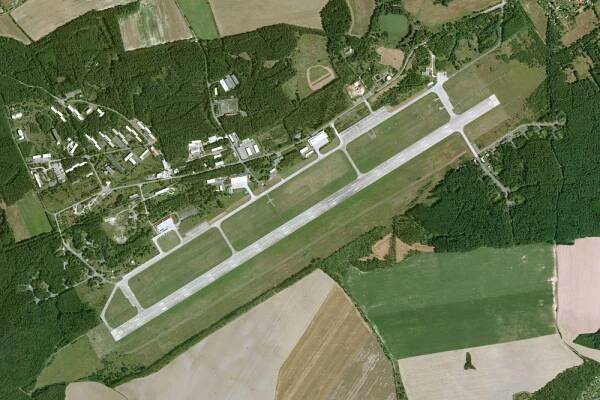 Krach jednání o gigafactory armádě vyhovuje. V Líních zůstane letecká záchranná služba