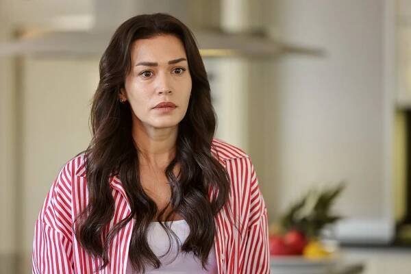 Bahar - Episode 7 - Z filmu - Ecem Özkaya
