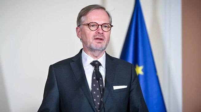 Vymýšlí si Fiala, nebo Schillerová? Jednání o důchodech zamrzla, lidé ať si pořídí věšteckou kouli - Médium.cz