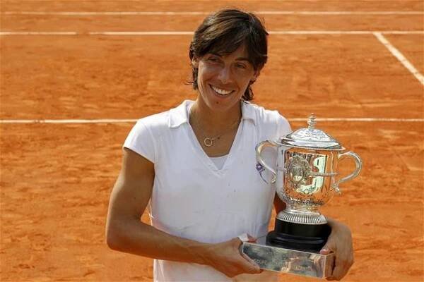 Italka Schiavoneová slaví životní úspěch, vyhrála tenisové French Open