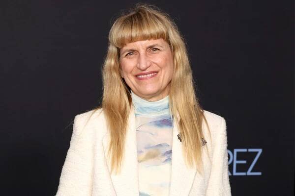 Twilight director Catherine Hardwicke thought studio might gift her a car, instead she got a mini cupcake
