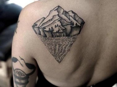 Horské tetování: význam tetování, tetování na pažích a nohách, malá minimalistická tetování na zápěstí a další možnosti