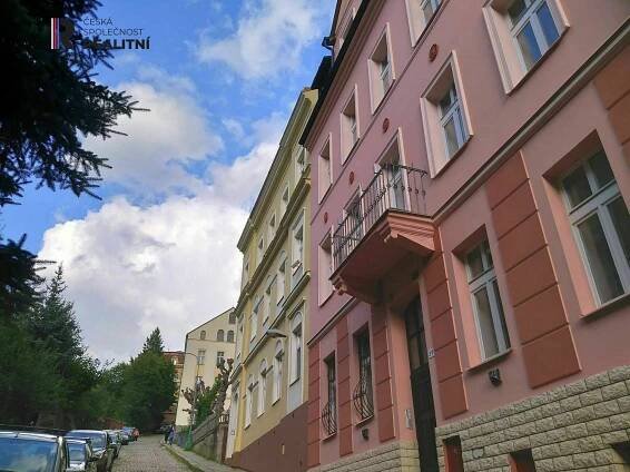 Pronájem bytu 3+1 Karlovy Vary – Česká Společnost Realitní