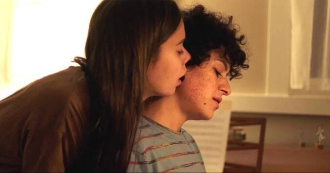 Exclusive: Alia Shawkat, Laia Costa explore 'messy' love, sex over 24 hours in 'Duck Butter' trailer