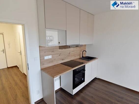 Pronájem bytu 1+kk s lodžií Olomouc, Frištenského