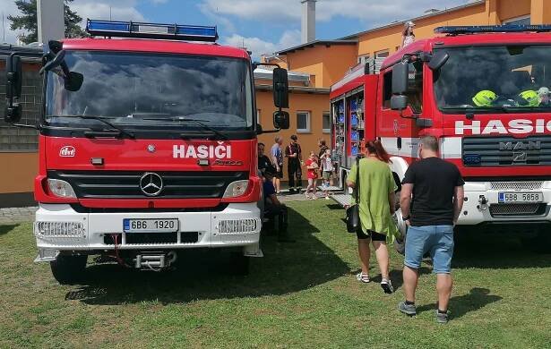 VIDEO: Hasiči ukázali, s čím vyrážejí do akce. Ve Vyškově vystavovali techniku