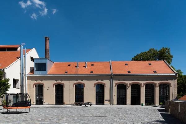 Střešní taška bobrovka Tondach - wienerberger | EARCH.cz