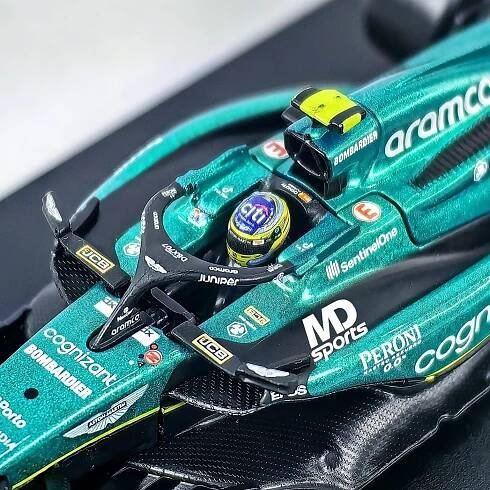 Bburago Fernando Alonso #14 1/43 2023 Aston Martin AMR23 F1 With Helmet
