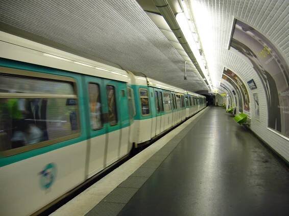 Commerce (stanice metra v Paříži)