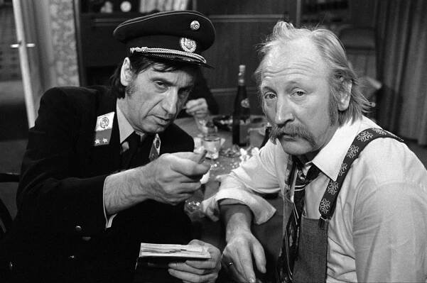 Ein echter Wiener geht nicht unter - Jahreswende - Z filmu - Herbert Fux, Karl Merkatz