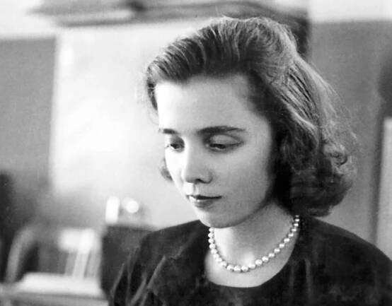 Elena Poniatowska, The Art of Fiction No. 238