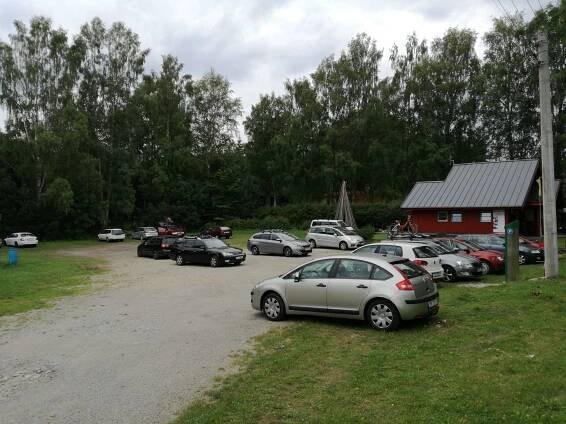 Fotogaléria • Parkoviště Nová Pec - Láz (Parkovisko pre návštevníkov a turistov – platené) • Mapy.com