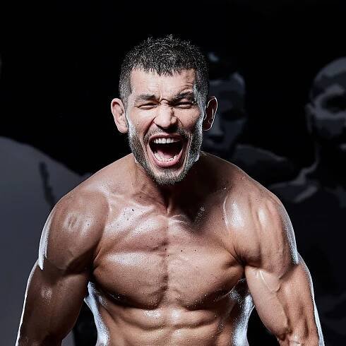 Muradov rýpe do Kincla a naznačuje užívání dopingu: V Thajsku se hodně sype. Nabízí testy