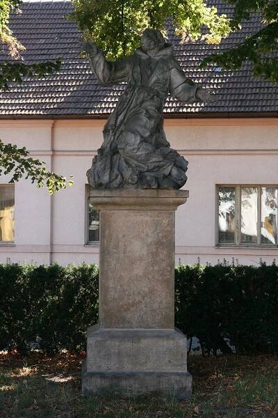 Soubor:Socha stigmatizace sv. Františka (Lysá nad Labem).JPG