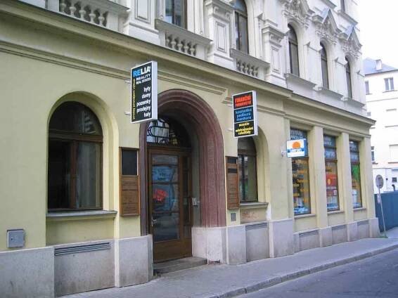 Historie Relia realitní kanceláře