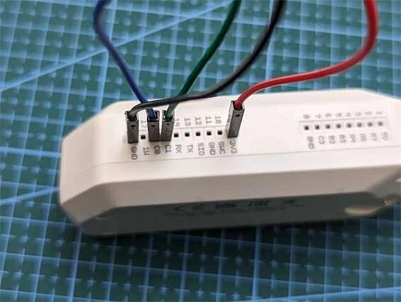 Čtení dat z čipu digitálního barometru Bosch Sensortec BME280 pomocí sběrnice I²C