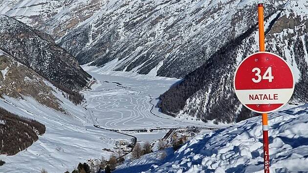 Výhled na jezero Lago di Livigno