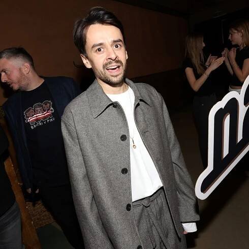 Bizár na premiéře filmu Na plech! Šňupání perníku, oranžová Kameníková, rozjetý Kocián i Čočkin