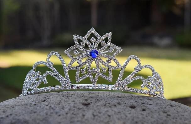 Snowflake Tiara, Elsa Costume Crown, Ice Queen Glass Rhinestone Tiara, Winter Wedding, Glow in the Dark Option, Silver Frozen Winter Crown