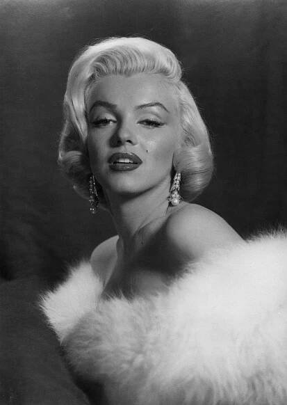 Marilyn Monroe - 4 - GALERIE: Auto Marilyn Monroe (7/9)