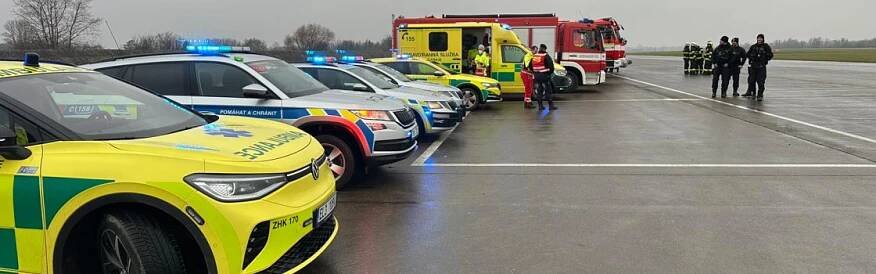 Složky IZS v Hradci Králové asistovaly u nouzového přistání letadla | Týdeník Policie