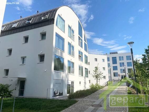 Pronájem bytu 1+kk 44 m², Pod Lipami, Řevnice