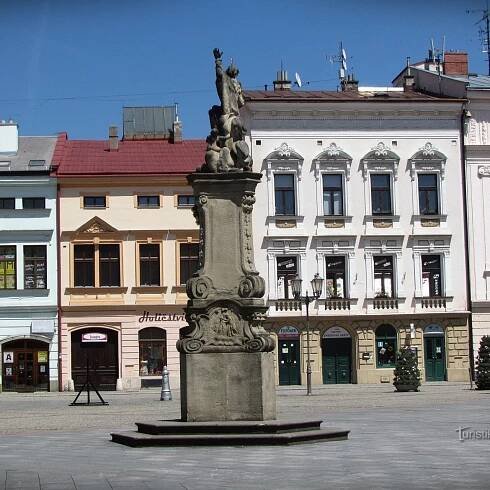Morový sloup na náměstí Svobody ve Frýdku - Místku
