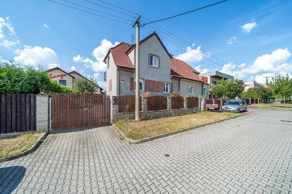 Prodej rodinného domu 166 m², pozemek 400 m², U Staré hospody, Plzeň - Černice - Prodej nemovitosti Plzeň - Lenka Baráková