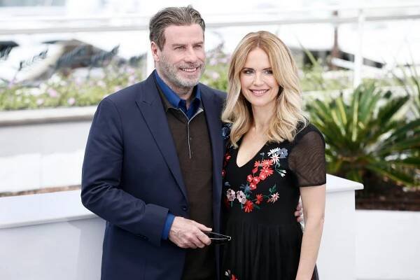 John Travolta zavzpomínal na manželku dojemným způsobem: Takhle vypadali, když se brali