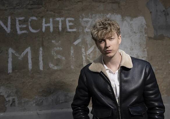Toužím po uznání jako každý kluk. Je škoda, že se čeští filmaři vyhýbají snímkům pro mladé, říká Adam Mišík