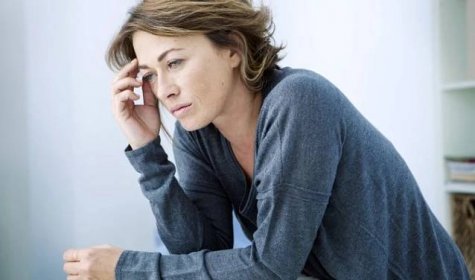 Menopauzu ovlivňují zdravotní stav i genetika. Jak řešit příznaky klimakteria?