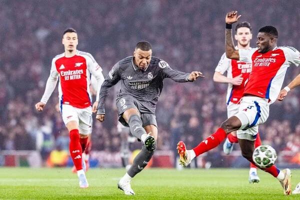Real Madrid - Arsenal živě: čtvrtfinále Ligy mistrů dnes v TV
