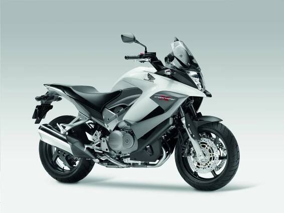 Honda VFR 800X Crossrunner | Katalog motocyklů a motokatalog na Motorkáři.cz