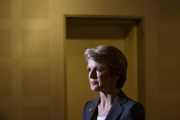 juliebishop12e_2x