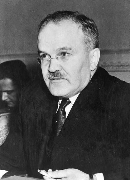Soubor:Vyacheslav Molotov Anefo2.jpg – Wikipedie
