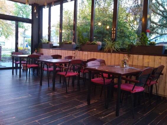 Q BURGER BAR, Jablonec nad Nisou - Restaurant Reviews, Photos & Phone Number - Tripadvisor