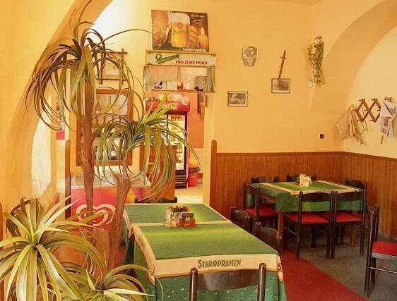 Restaurace Podloubí Opočno | Apetee