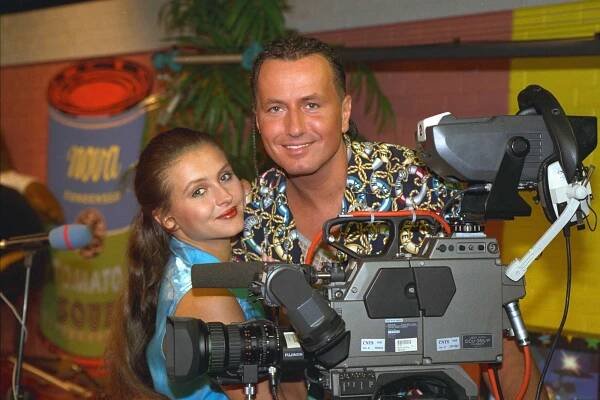 Zdena z Ordinace slaví 30 let u televize. Takhle se za tu dobu změnila – fotky mluví za vše