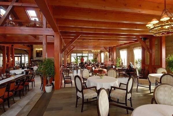 O Golf & Spa Kunětická hora a restauraci Cedrus s novým šéfkuchařem Patrikem Fréharem | Luxus.cz