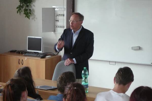 Profesor Igor Lukeš u nás ve škole! – OA a SOŠ CR Choceň