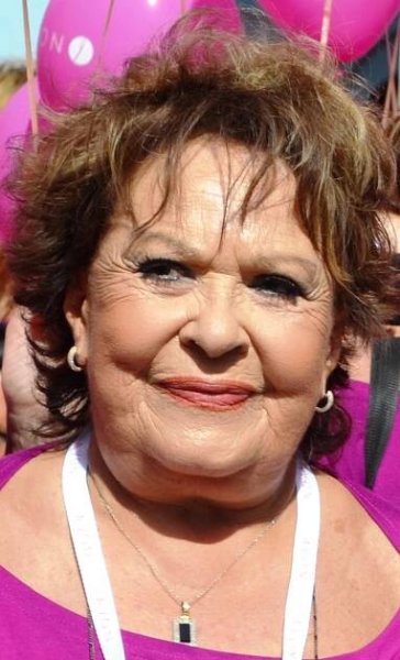 Soubor:Jiřina Bohdalová 2013.JPG – Wikipedie
