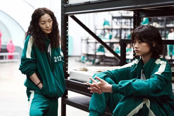 Joo-ryeong Kim, Jung Hoyeon - Hra na oliheň - Muž s deštníkem - Z filmu