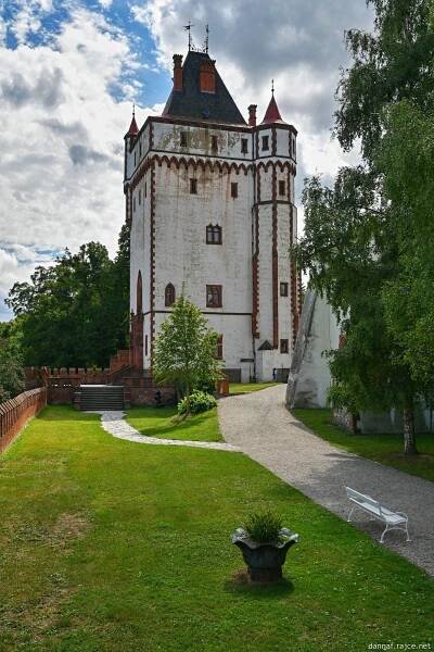 Zámek Hradec nad Moravicí | TuristickaMapa.cz