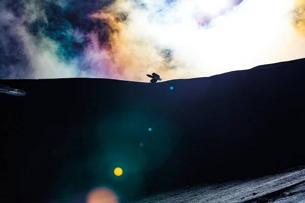 Fotogalerie k článku Jeremy Jones: Snowboarding is my art