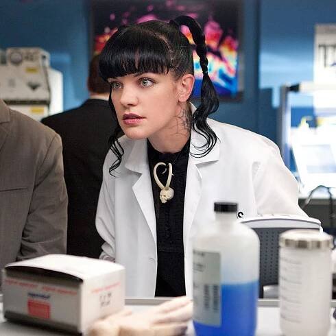 Pauley Perrette is totally unrecognizable with blunt look years before NCIS fame