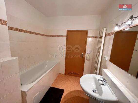 Pronájem bytu 1+kk a garsoniéry Hradec Králové 12 000 Kč za měsíc, foto 4
