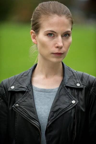 Vraždy u jezera - Tichá voda - Promo - Nora von Waldstätten