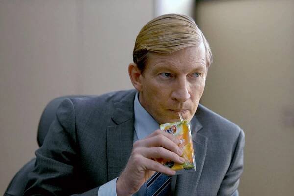 Na jezeře - Surrogate - Z filmu - David Wenham