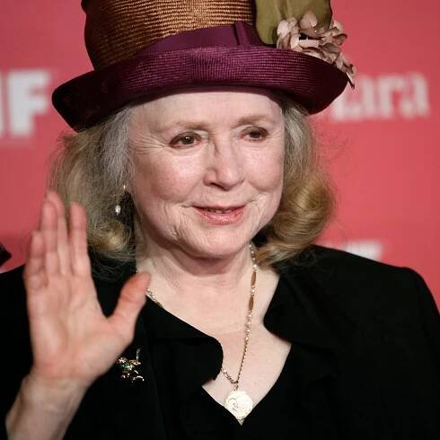 Piper Laurie, 3-time Oscar nominee with film credits such as 'The Hustler' and 'Carrie,' dies at 91
