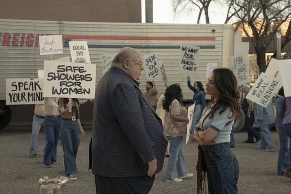 Duster - V tichém jezírku číhají čerti - Z filmu - Kevin Chamberlin, Camille Guaty